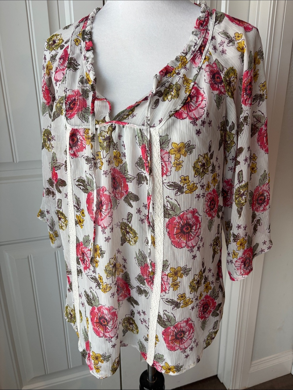 DECREE Floral Tie-Front Peasant Blouse in White with Pink & Yellow Flowers
